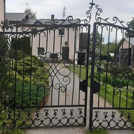Отель Viesu Nams "Laimes Pakavs" Страупе Экстерьер фото
