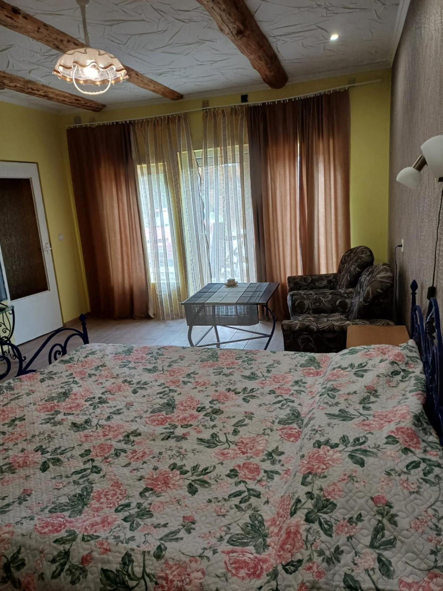 Отель Viesu Nams "Laimes Pakavs" Страупе Экстерьер фото